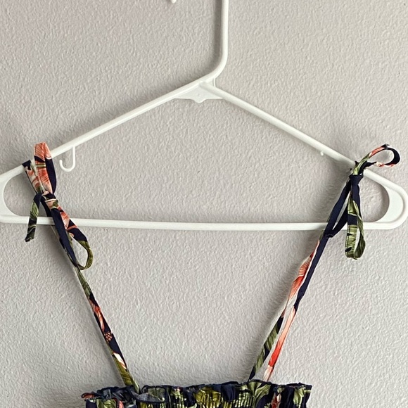 flowered dress🌺 - Picture 3 of 3